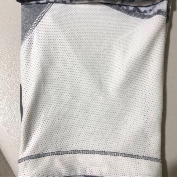 Athleta Run Dapple Be Free Crop Legging Gray White Size Small Activewear - Picture 14 of 14